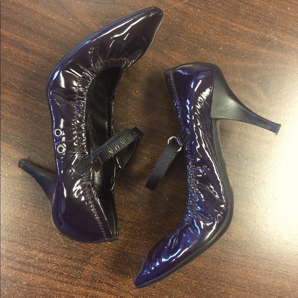 Prada dark purple heels with strap (7)